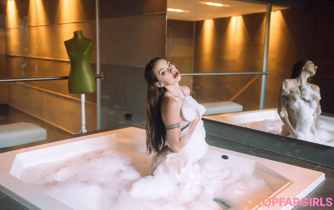 Naakte gelekte OnlyFans-foto van Thepeachapp #1119