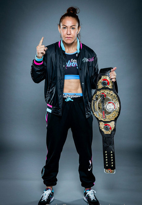 Naakte gelekte OnlyFans-foto van Criscyborg