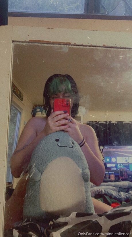 Naakte gelekte OnlyFans-foto van Minniealiencos