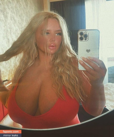 Naakte gelekte OnlyFans-foto van Chantelle Jade Gallacher