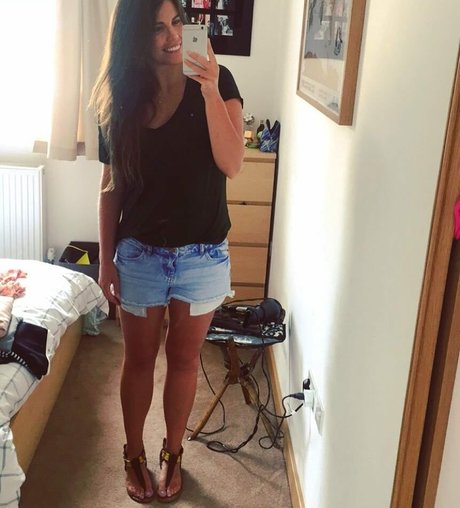 Naakte gelekte OnlyFans-foto van Becky Ives