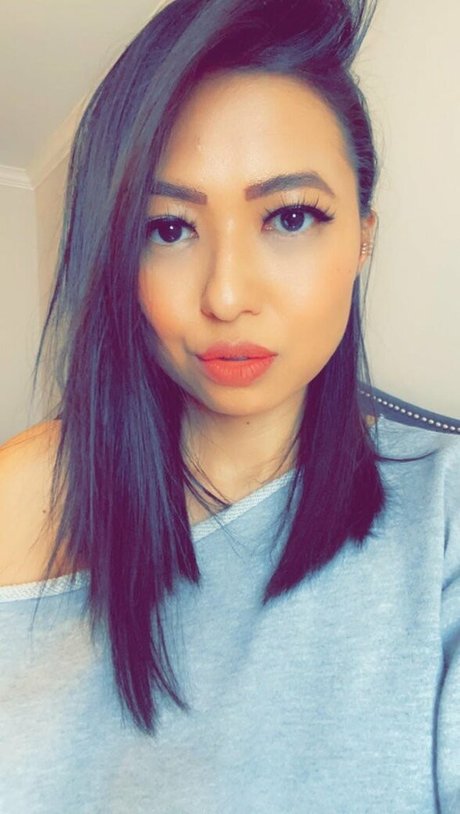 Naakte gelekte OnlyFans-foto van Randomsuburbanite Rose