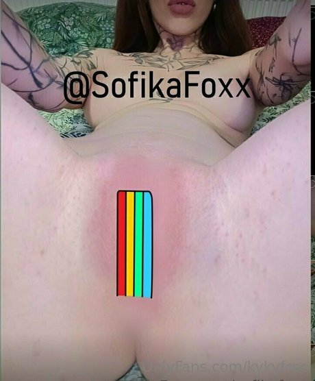 Naakte gelekte OnlyFans-foto van Kykyfree