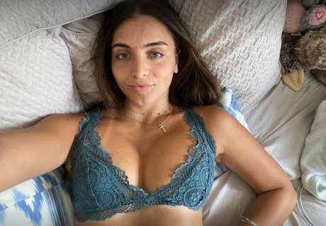 Naakte gelekte OnlyFans-foto van Greenolivecat
