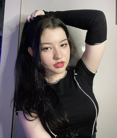Naakte gelekte OnlyFans-foto van Clarettee