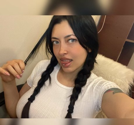 Naakte gelekte OnlyFans-foto van Lucyboom