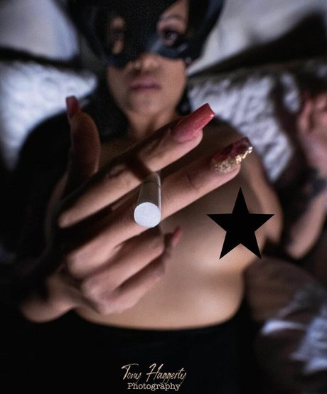 Naakte gelekte OnlyFans-foto van The Filipina Latina