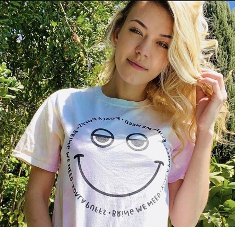 Naakte gelekte OnlyFans-foto van Koala Puffs