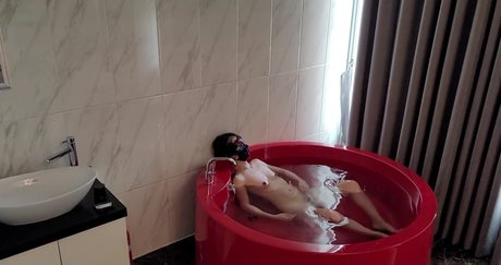 Naakte gelekte OnlyFans-foto van Ring K