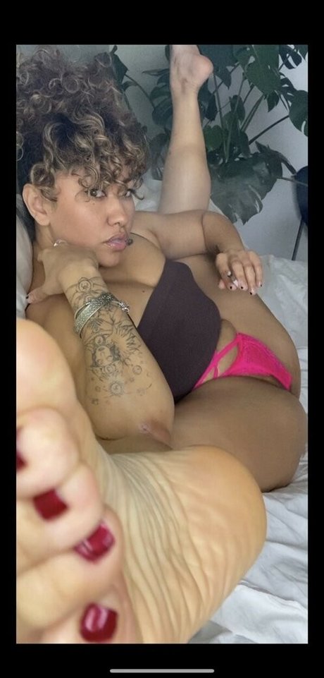 Naakte gelekte OnlyFans-foto van Hellomsmei