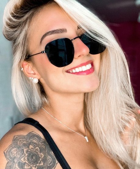 Naakte gelekte OnlyFans-foto van Leticia Ferrazzani