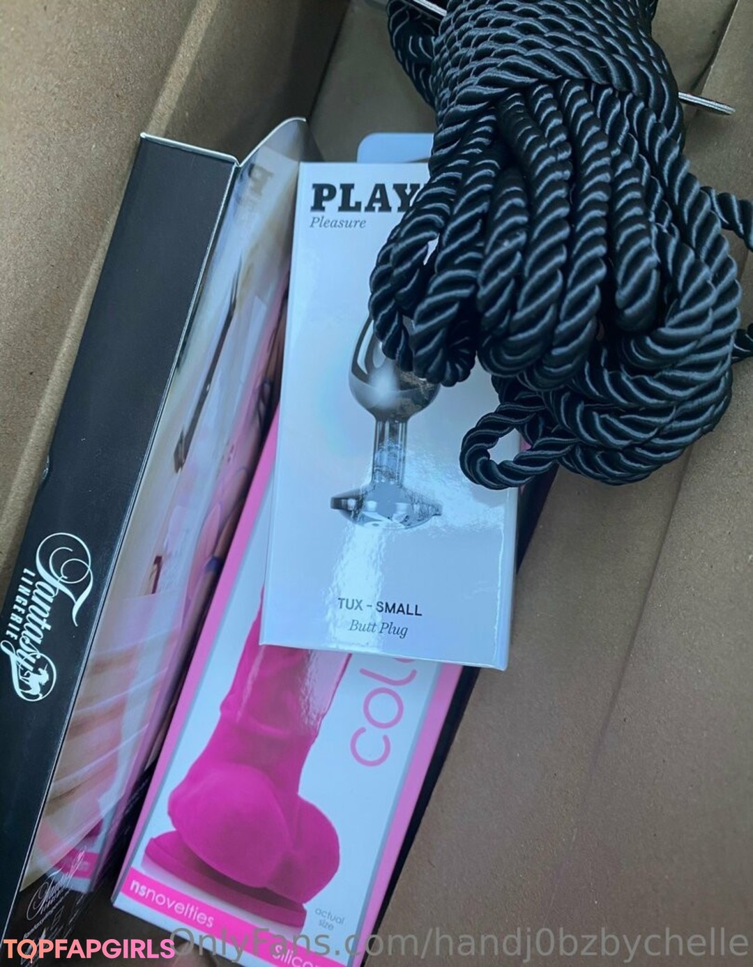 Naakte gelekte OnlyFans-foto van Handj0bzbychelle #88 Naakte gelekte OnlyFans-foto van Handj0bzbychelle #88