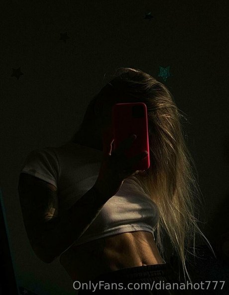 Naakte gelekte OnlyFans-foto van Juliawind