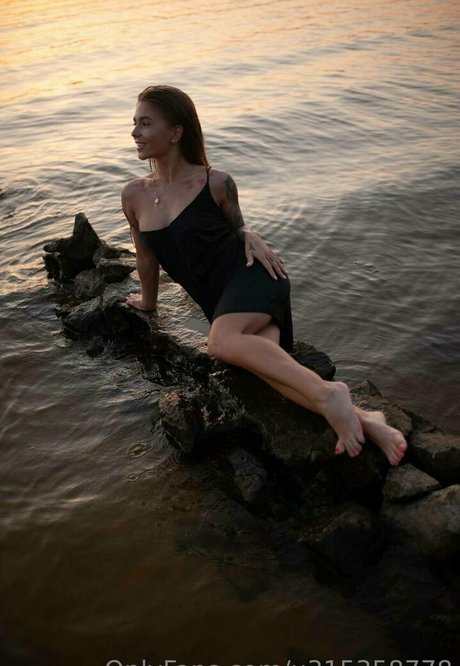 Naakte gelekte OnlyFans-foto van Juliawind