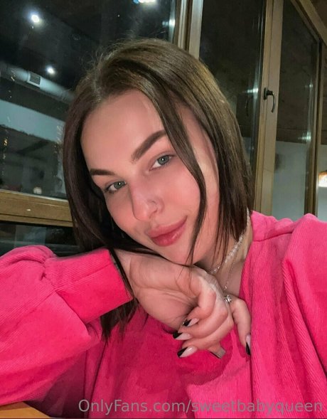 Naakte gelekte OnlyFans-foto van Sweetbabyqueen