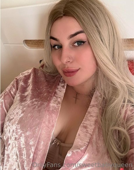 Naakte gelekte OnlyFans-foto van Sweetbabyqueen