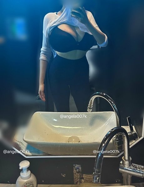 Naakte gelekte OnlyFans-foto van Angela007k