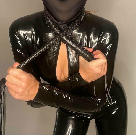 Naakte gelekte OnlyFans-foto van Katelatex