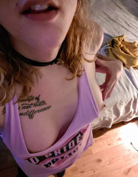 Naakte gelekte OnlyFans-foto van Brainwashedpet