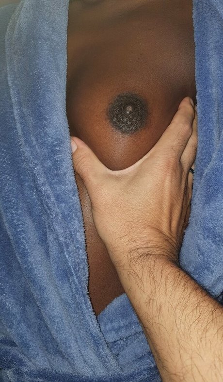 Naakte gelekte OnlyFans-foto van Prettycollins