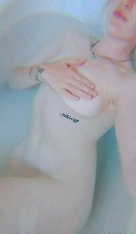 Ellie3y3ballzdeep