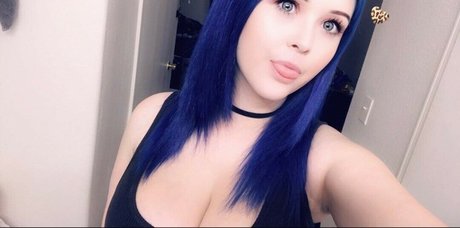 Naakte gelekte OnlyFans-foto van Songofasiren