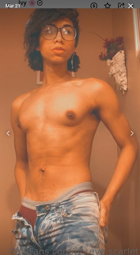Ivyevescarlet