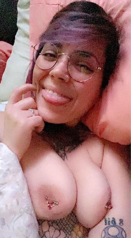 Naakte gelekte OnlyFans-foto van Thatkitten2