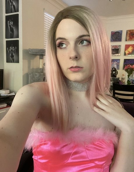 Naakte gelekte OnlyFans-foto van Ghostlovecraft