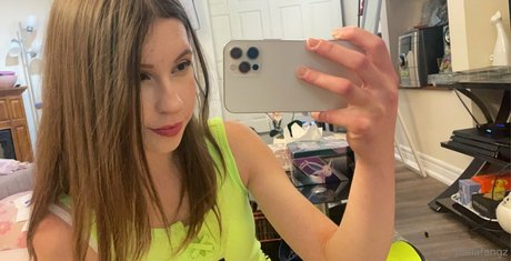 Naakte gelekte OnlyFans-foto van Bellafangz