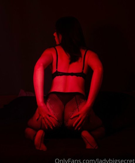 Naakte gelekte OnlyFans-foto van Ladybigsecret