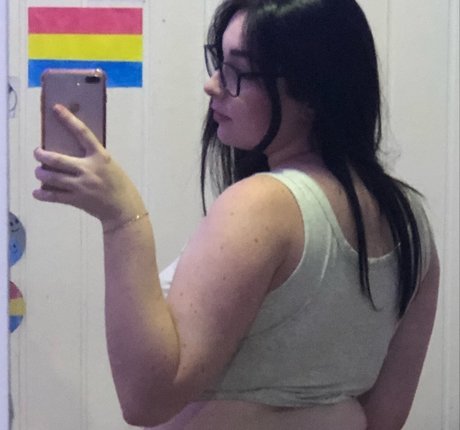 Naakte gelekte OnlyFans-foto van Rayana Silveira