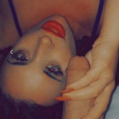 Naakte gelekte OnlyFans-foto van Portsmouth