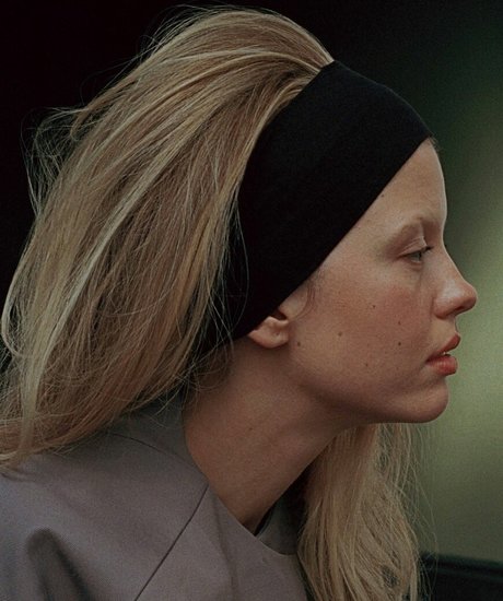 Naakte gelekte OnlyFans-foto van Mia Goth
