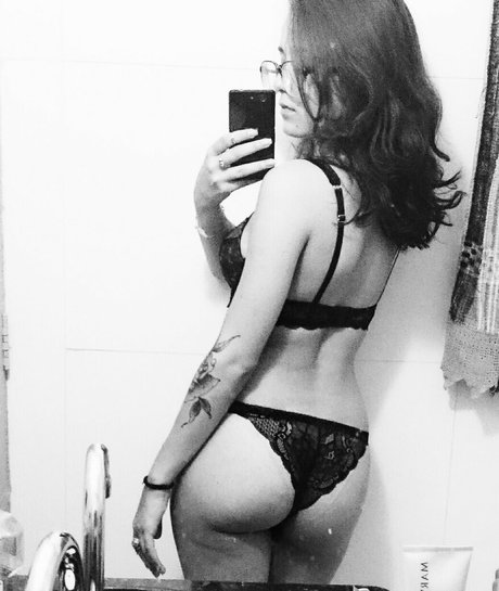 Naakte gelekte OnlyFans-foto van Betinices