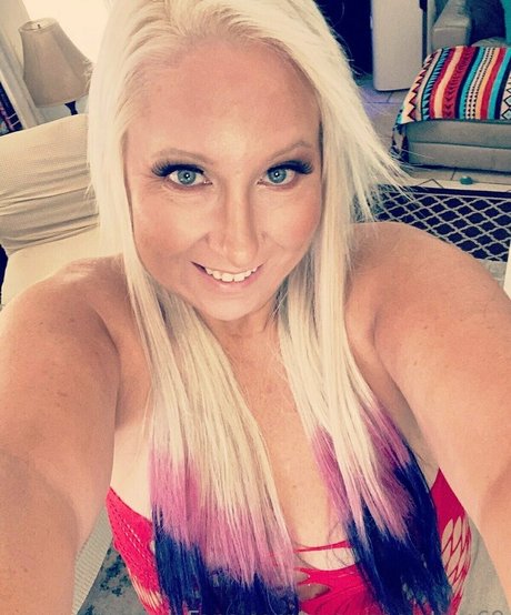 Curvysecretary69