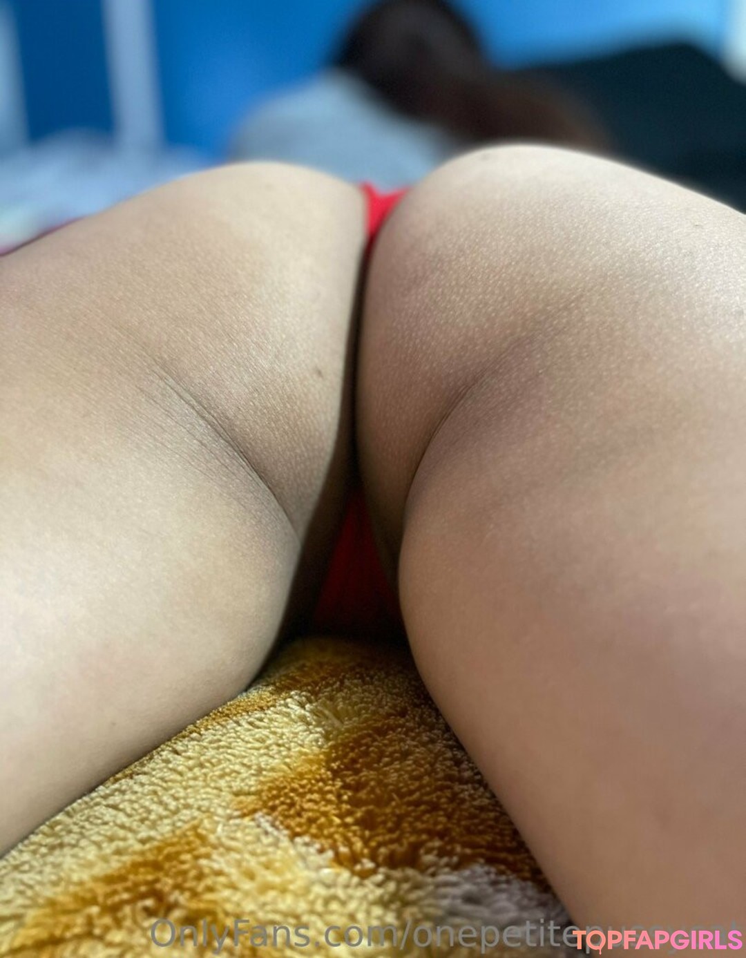 Naakte gelekte OnlyFans-foto van Onepetitepussycat #69 Naakte gelekte OnlyFans-foto van Onepetitepussycat #69