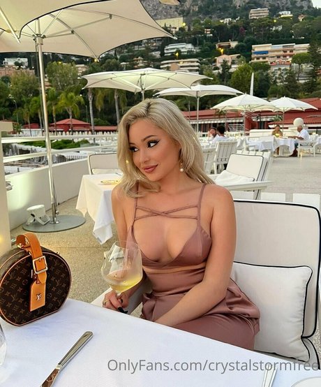 Naakte gelekte OnlyFans-foto van Crystalstormfree