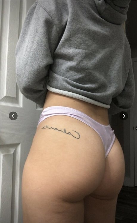 Naakte gelekte OnlyFans-foto van Kelseyyybabyyy