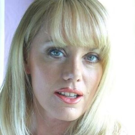 Naakte gelekte OnlyFans-foto van Louise Hodges