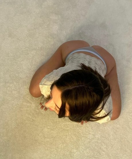 Naakte gelekte OnlyFans-foto van Alisajuric