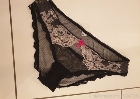 Naakte gelekte OnlyFans-foto van Missstocking