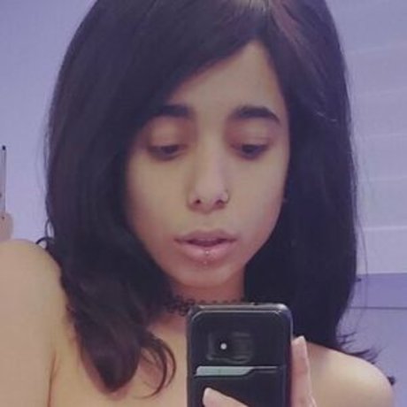 Naakte gelekte OnlyFans-foto van Aelastone