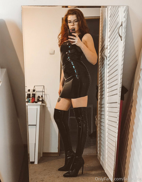 Naakte gelekte OnlyFans-foto van Latexfox