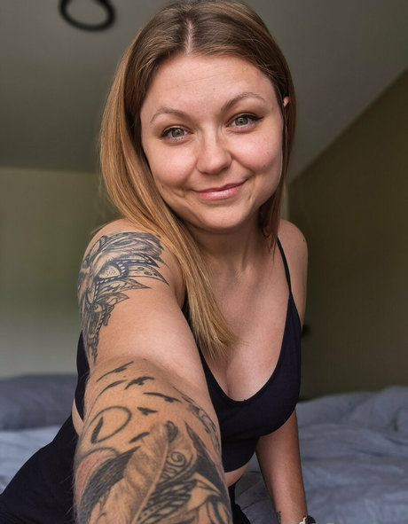 Naakte gelekte OnlyFans-foto van Snackxy