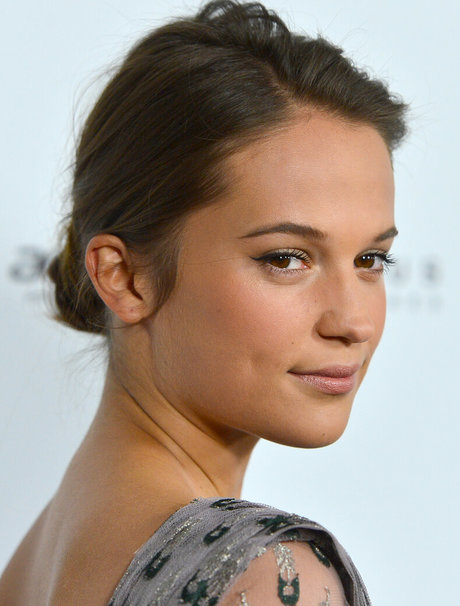 Naakte gelekte OnlyFans-foto van Alicia Vikander