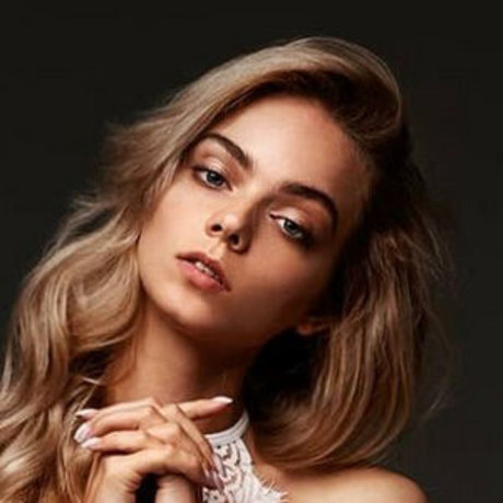 Naakte gelekte OnlyFans-foto van Ineedmary