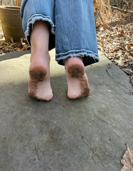 Naakte gelekte OnlyFans-foto van Flirtypaws