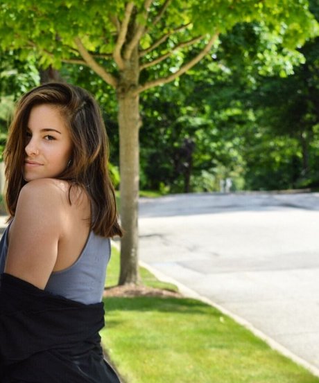 Naakte gelekte OnlyFans-foto van Jordan Rose Schmidt