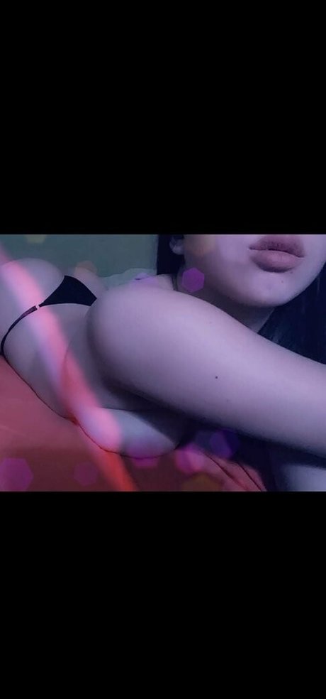 Naakte gelekte OnlyFans-foto van Babbylulaaok